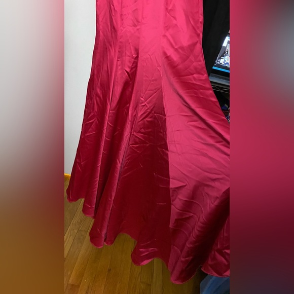NWT Ieena for Max Duggal 26264 Plunge Faux Wrap Neck Gown in Fuchsia Size 4 - Picture 10 of 11